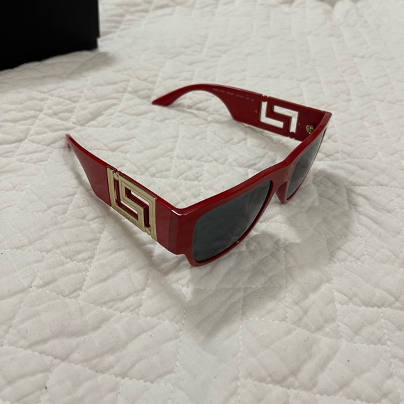 Versace Acétate Sunglasses - Picture 3 of 7